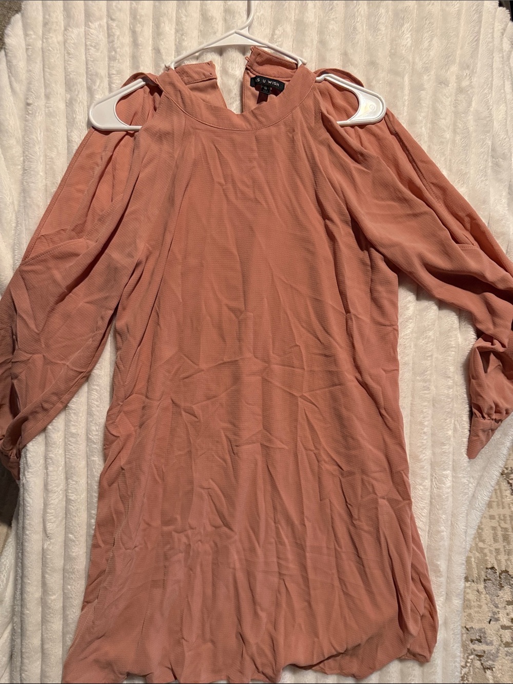 Cold-Shoulder Long Sleeve open shoulder shirt in Dusty Rose